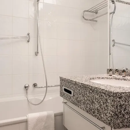 Апартаменты Alpenrose 2.5 Mit Mitbenutzung & Wellness - Griwa Rent Ag Беатенберг